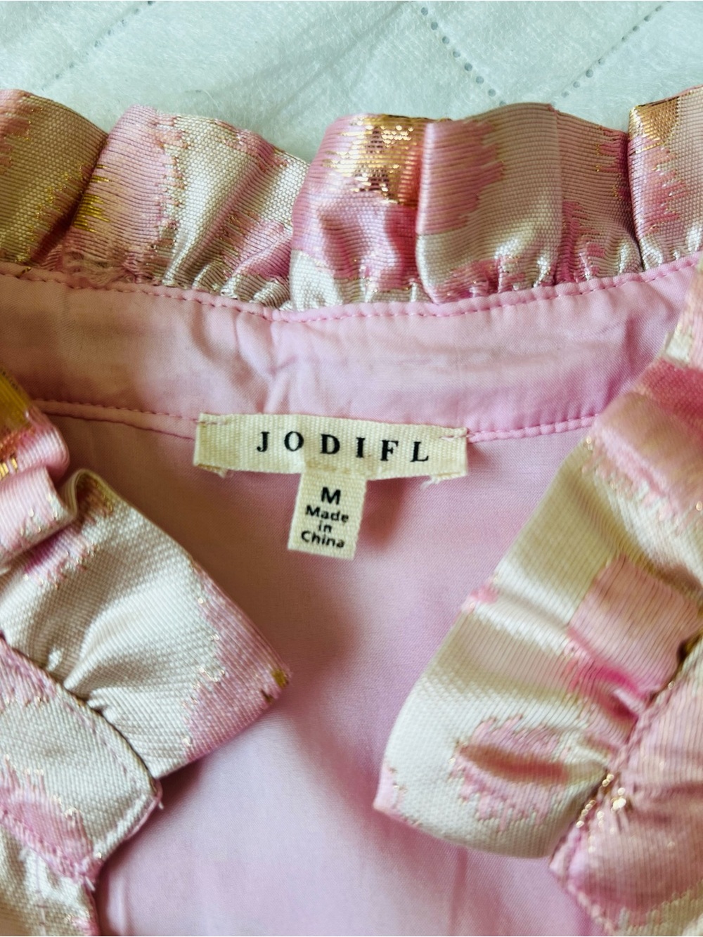 JODIFL Pink and Gold Metallic Puff-Sleeve Blouse 🌷 - Picture 4 of 4